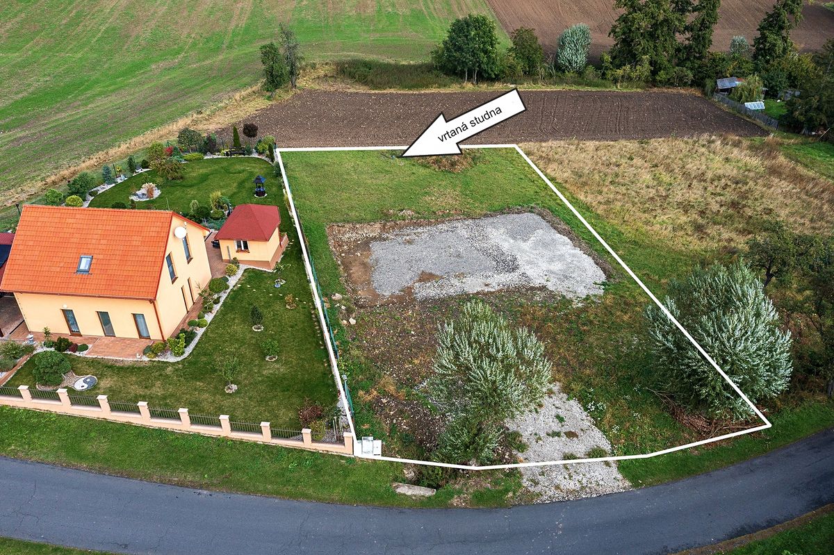 Prodej stavebního pozemku 1296 m²