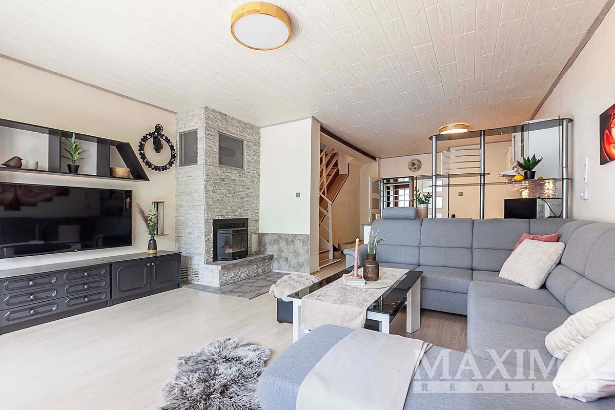 Prodej rodinného domu 210 m², pozemek 206 m² – fotografie 3