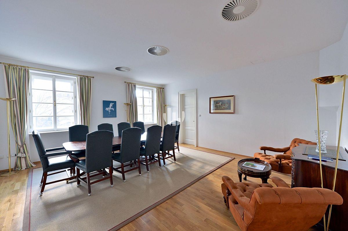 Pronájem kanceláře 195 m² – fotografie 4
