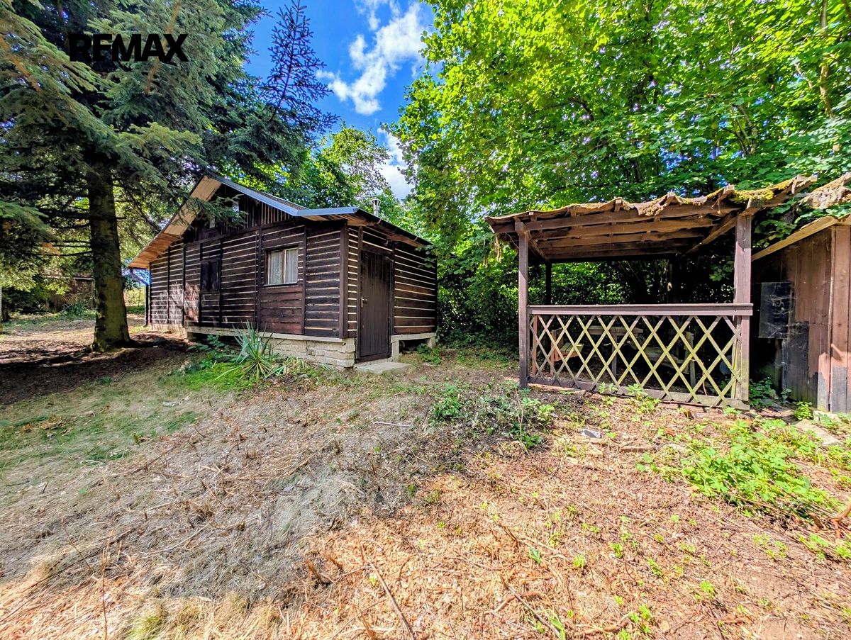 Prodej stavebního pozemku 1590 m² – fotografie 3