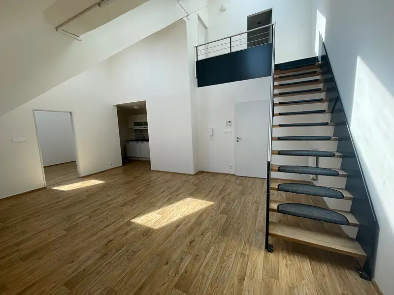 Pronájem bytu 3+kk 90 m², Jihlava – náhled fotky 1