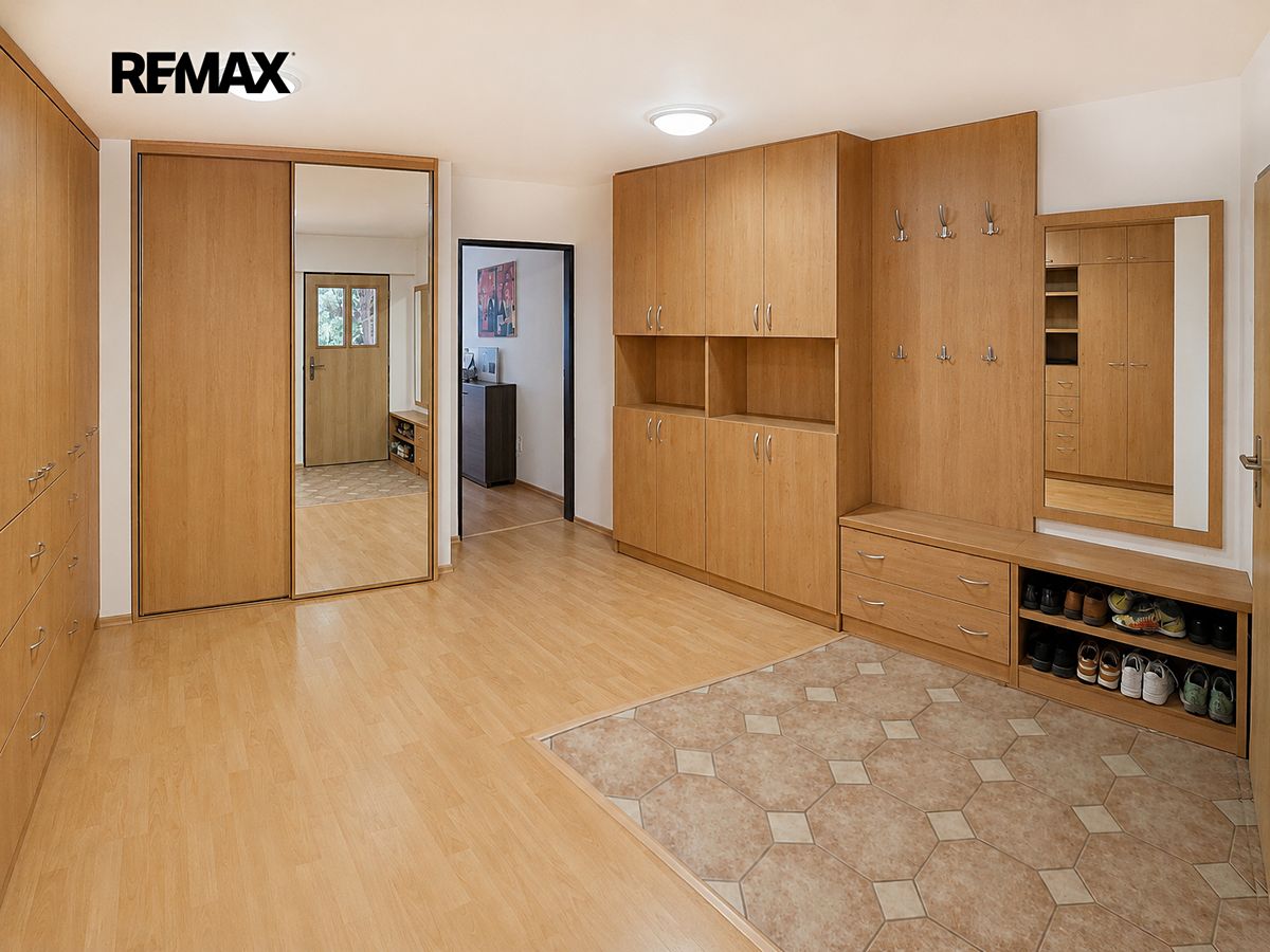 Prodej rodinného domu 250 m², pozemek 342 m² – fotografie 4