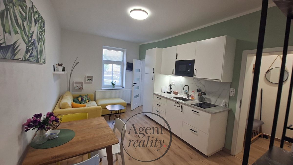 Pronájem bytu 2+kk 38 m² – fotografie 4