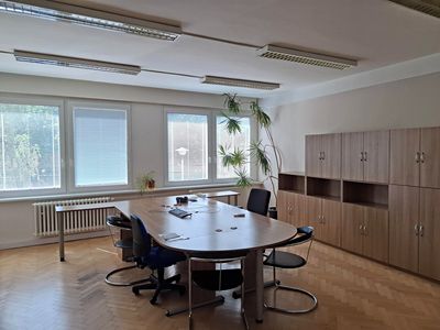 Pronájem kanceláře 365 m²