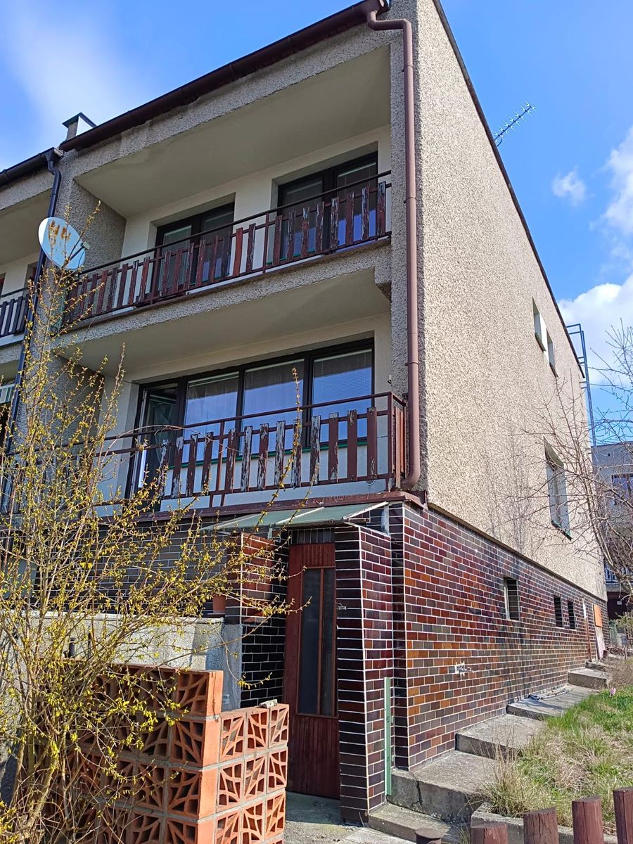 Prodej rodinného domu 216 m², pozemek 337 m²