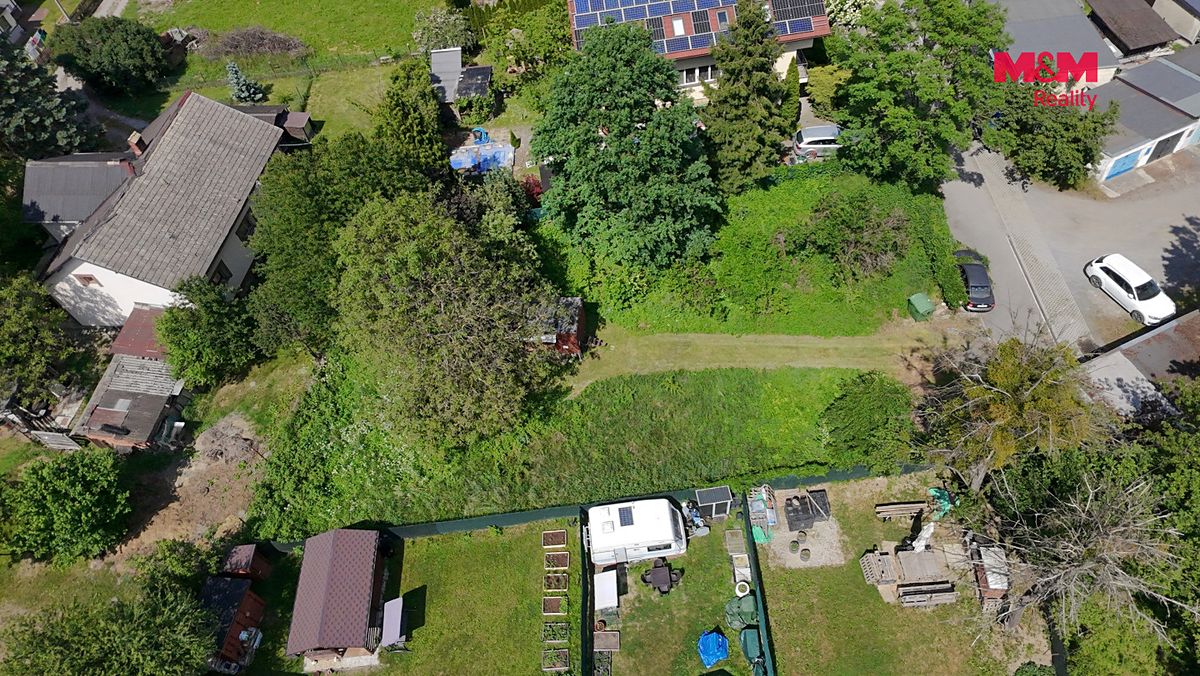 Prodej stavebního pozemku 825 m² – fotografie 2