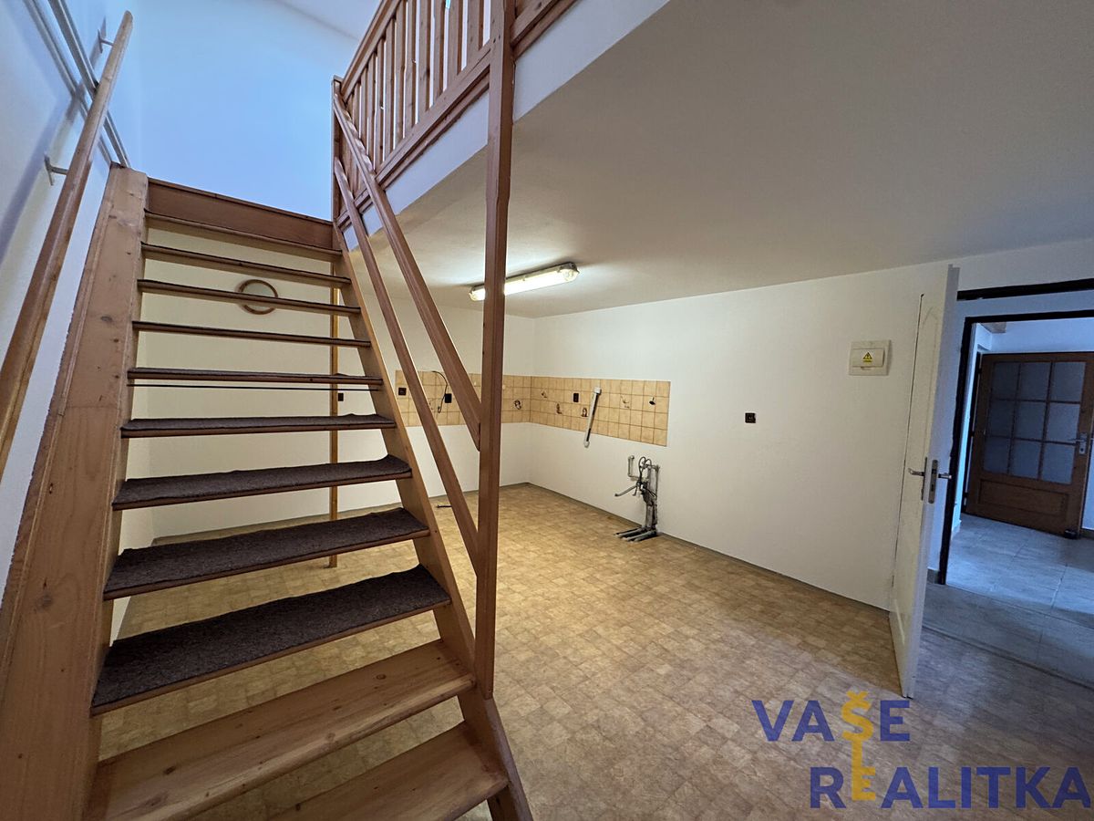 Pronájem rodinného domu 240 m², pozemek 240 m² – fotografie 5