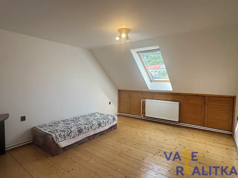 Pronájem rodinného domu 240 m², pozemek 240 m², Podhradní Lhota – náhled fotky 2