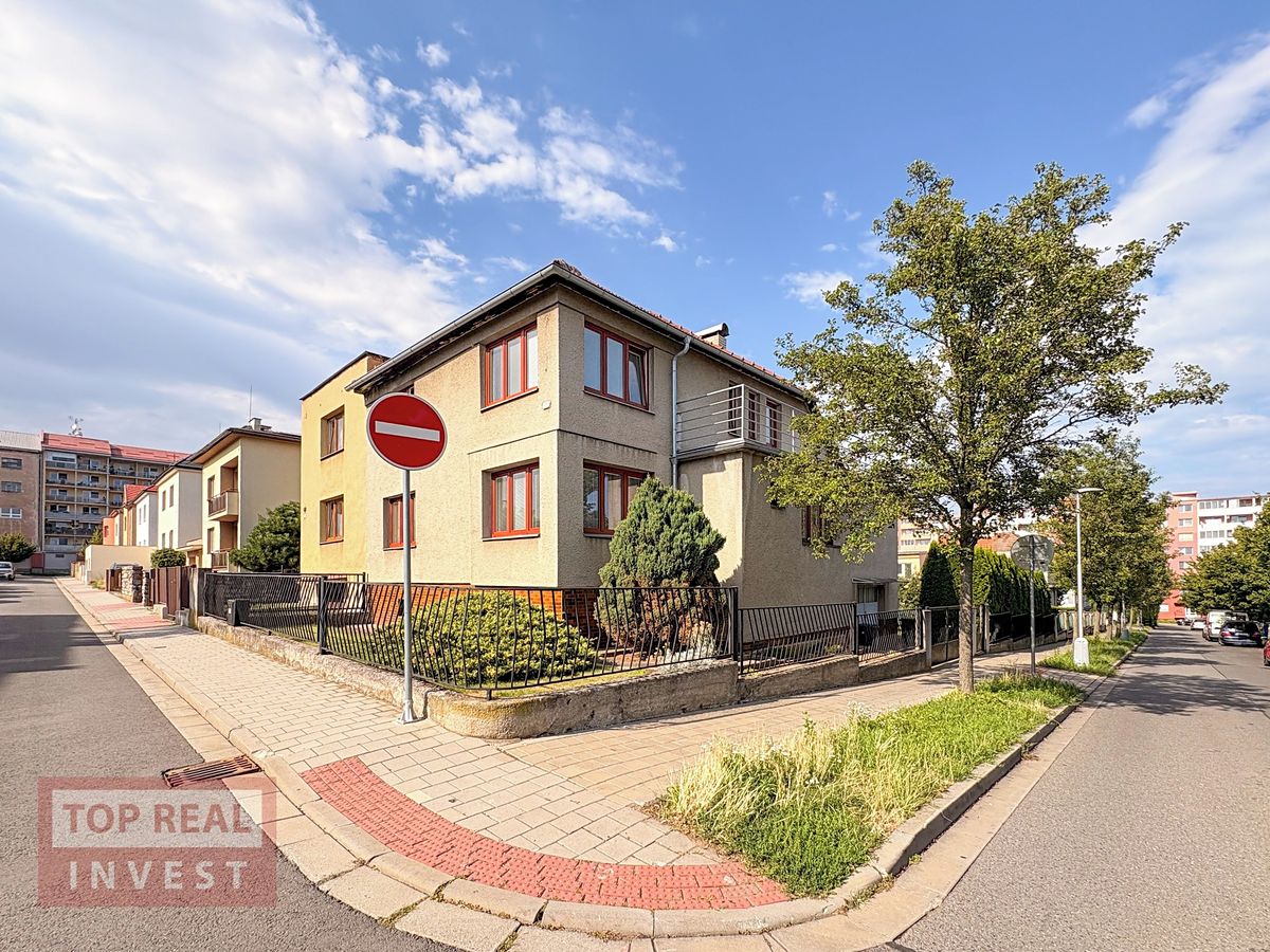 Prodej rodinného domu 316 m², pozemek 430 m² – fotografie 2
