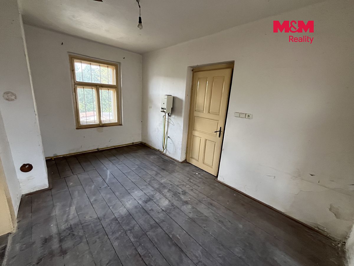 Prodej rodinného domu 47 m², pozemek 381 m² – fotografie 2