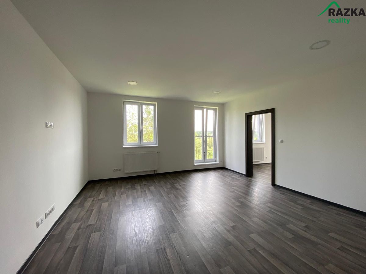 Pronájem bytu 3+1 92 m² – fotografie 3