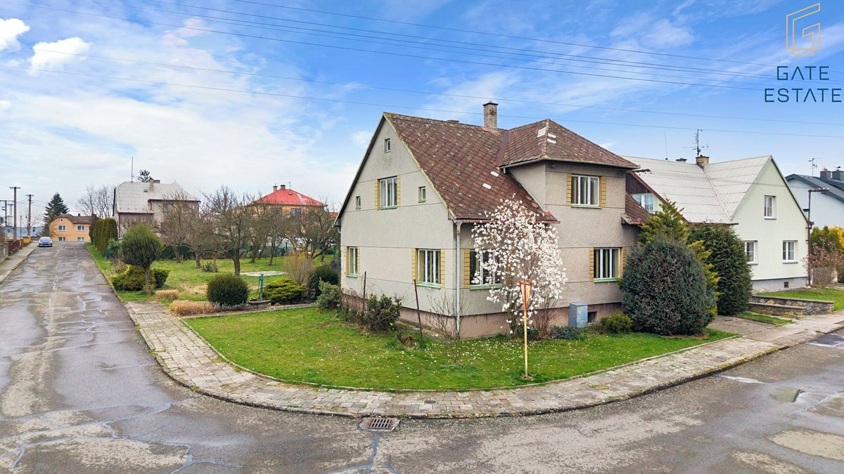 Prodej rodinného domu 187 m², pozemek 1123 m² – fotografie 2