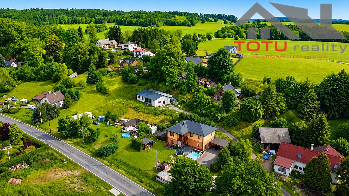 Prodej rodinného domu 240 m², pozemek 1129 m² – fotografie 3