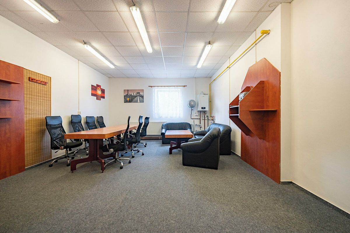 Pronájem skladového prostoru 753 m² – fotografie 2