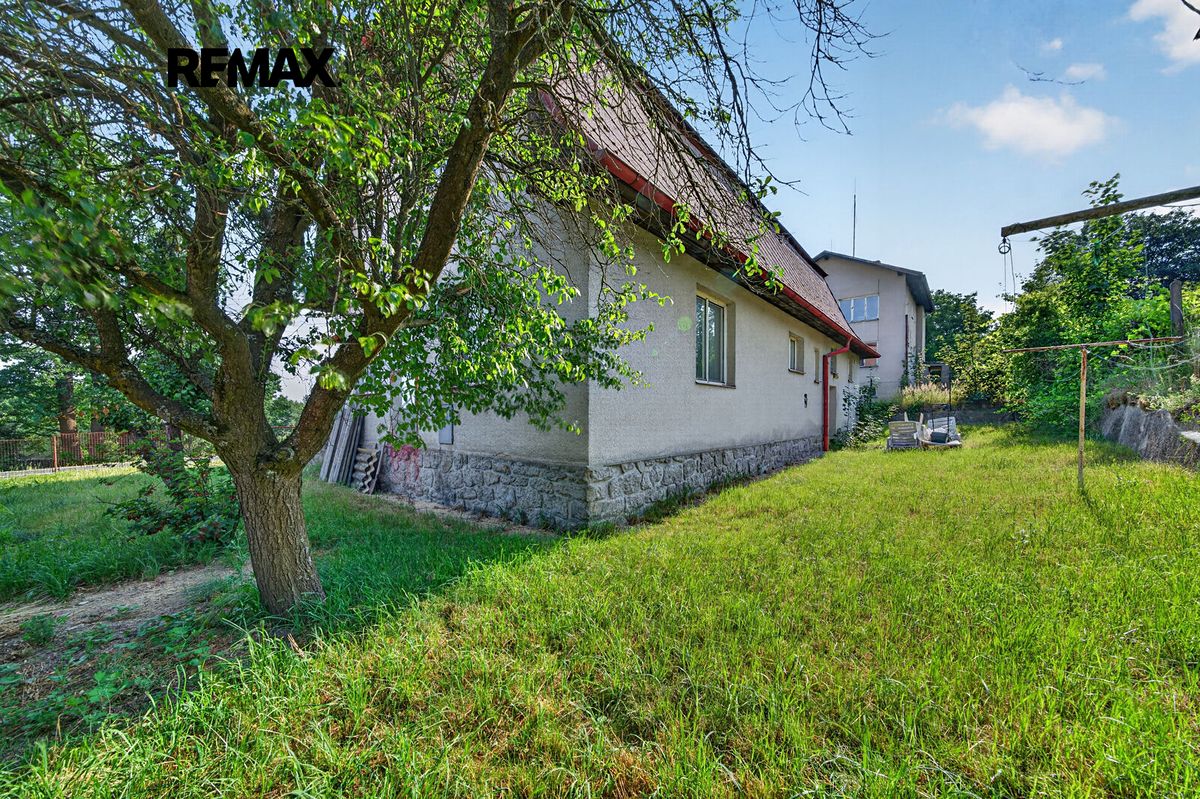 Prodej rodinného domu 198 m², pozemek 566 m² – fotografie 2