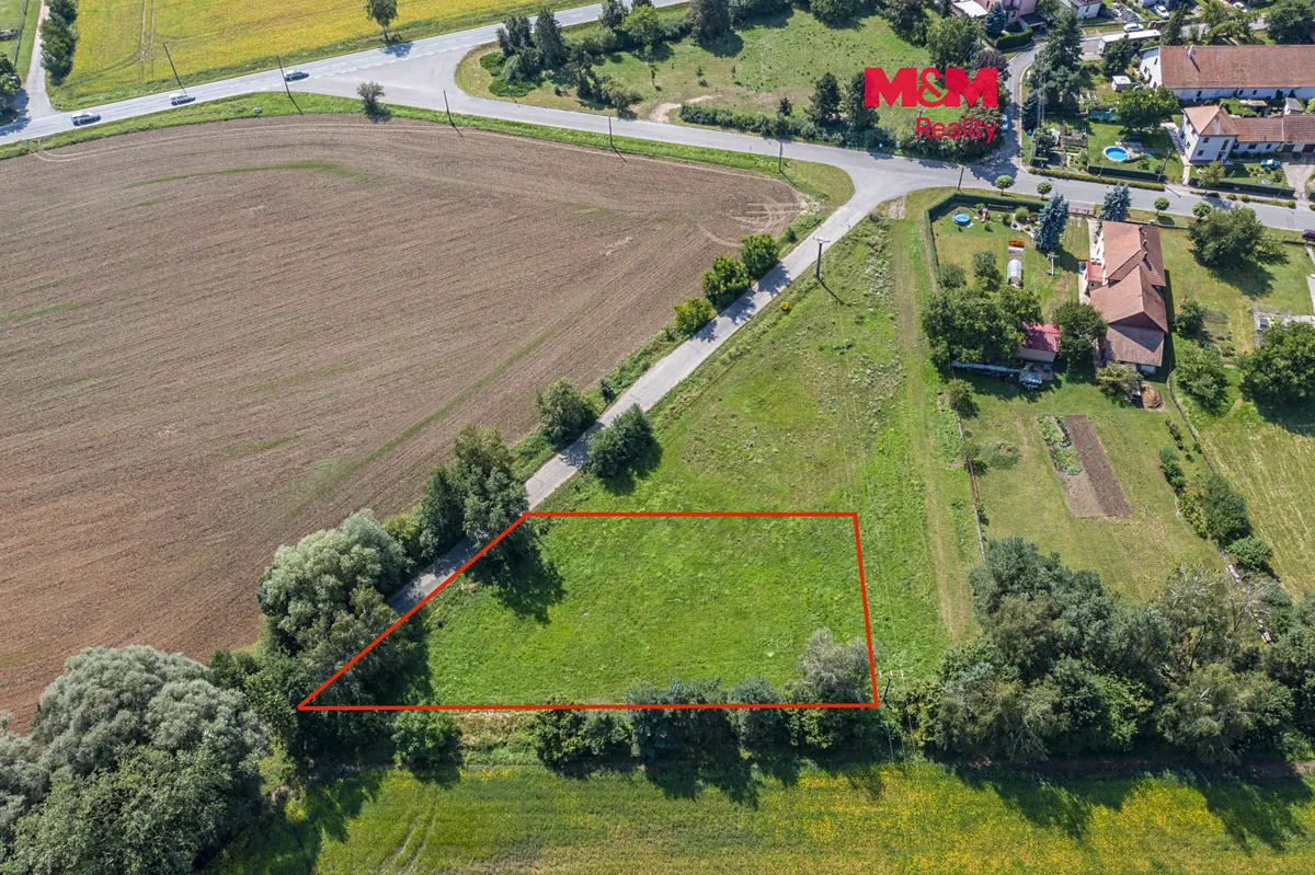 Prodej stavebního pozemku 1600 m²