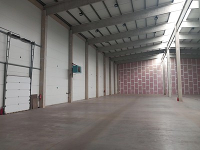 Pronájem komerčního prostoru, 1 800 m² (2 z 5)