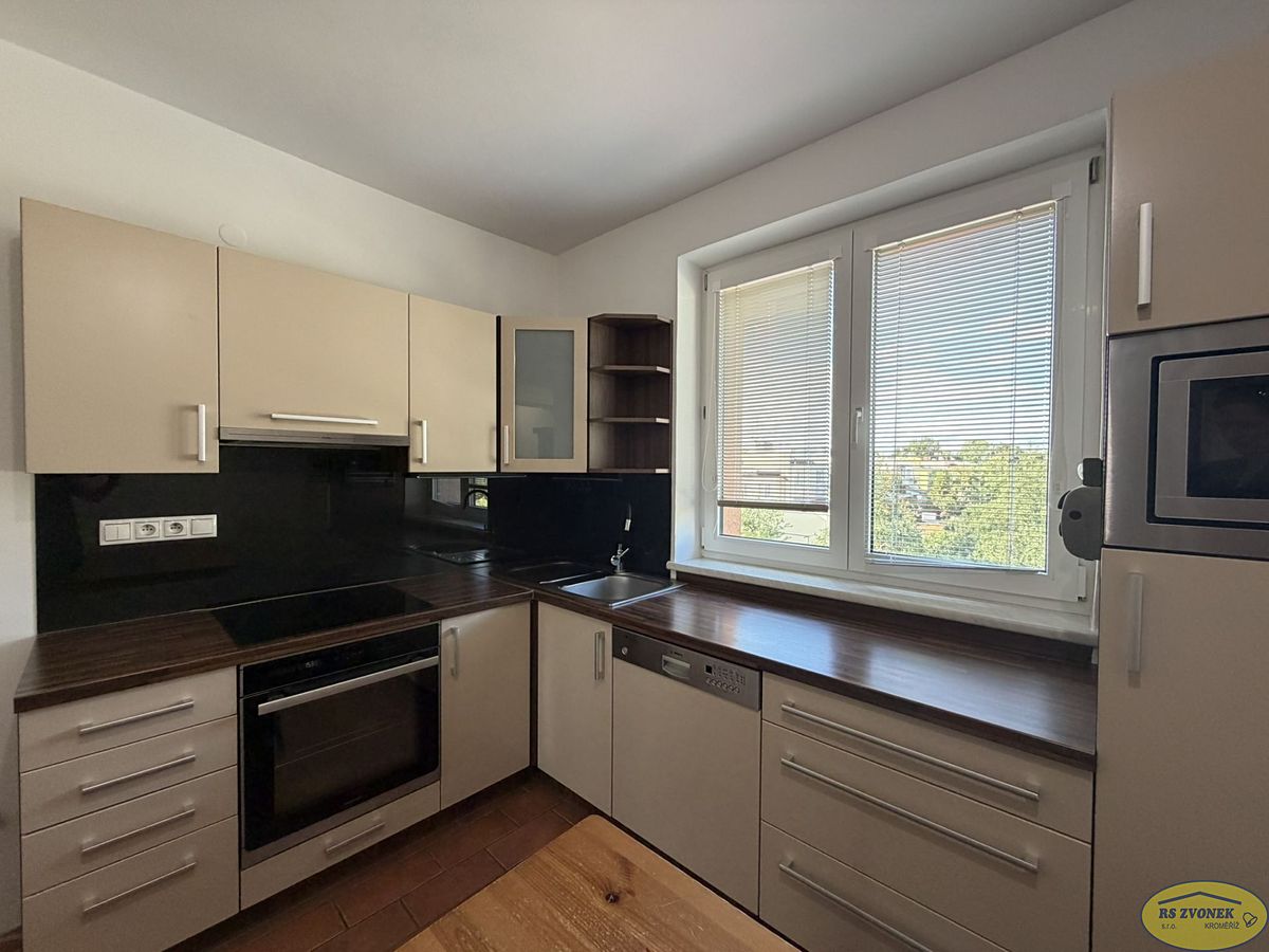 Pronájem bytu 3+1 87 m² – fotografie 2