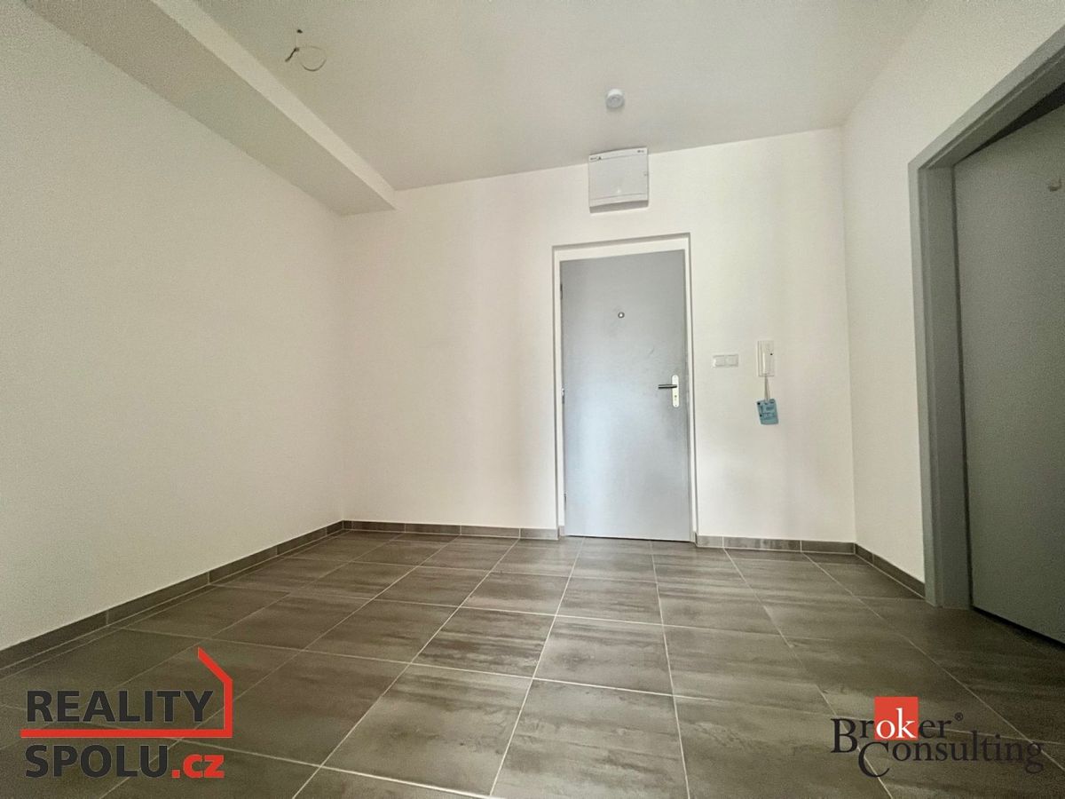 Pronájem bytu 2+kk 53 m² – fotografie 3