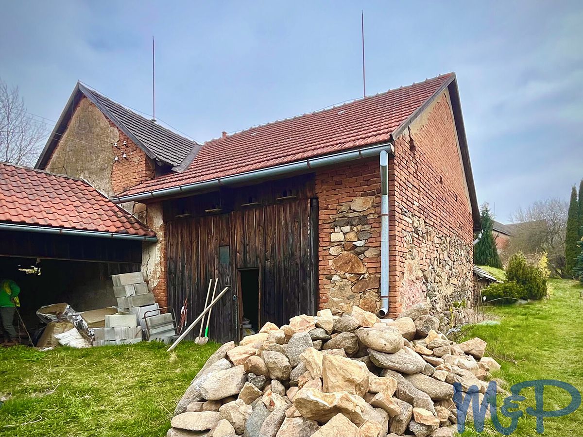 Prodej rodinného domu 196 m², pozemek 693 m² – fotografie 3