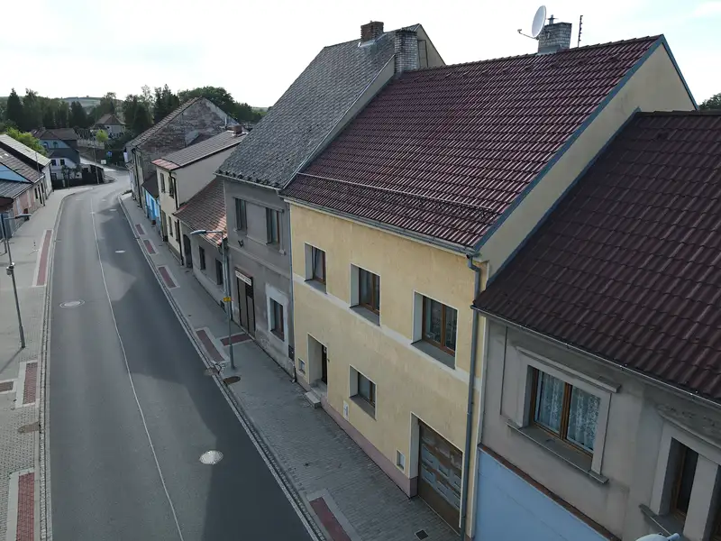 Prodej rodinného domu 160 m², pozemek 656 m², Radnice – náhled fotky 2