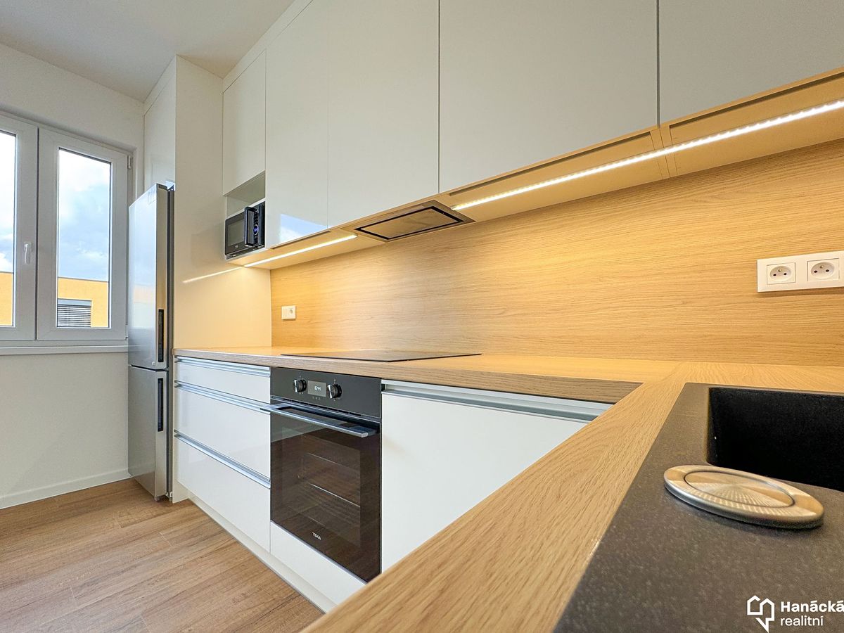 Pronájem bytu 2+kk 57 m² – fotografie 5