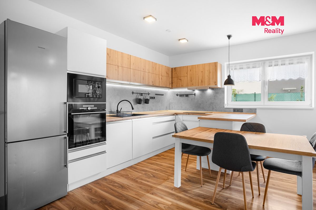 Pronájem rodinného domu 97 m², pozemek 326 m² – fotografie 3