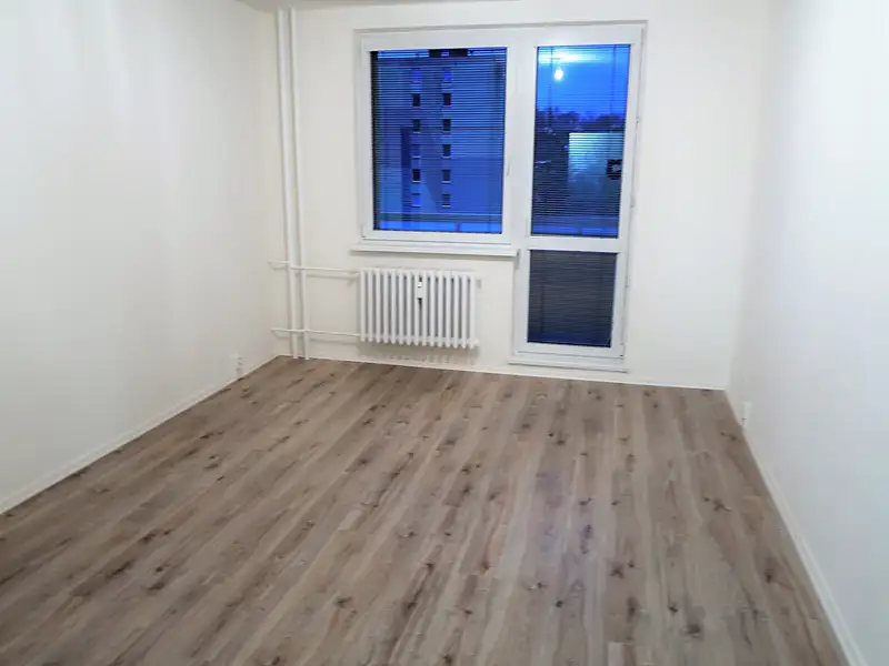 Pronájem bytu 3+1 68 m², Bruntál – náhled fotky 3