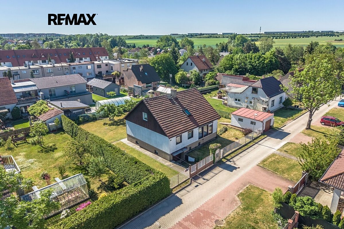 Prodej rodinného domu 180 m², pozemek 649 m² – fotografie 2