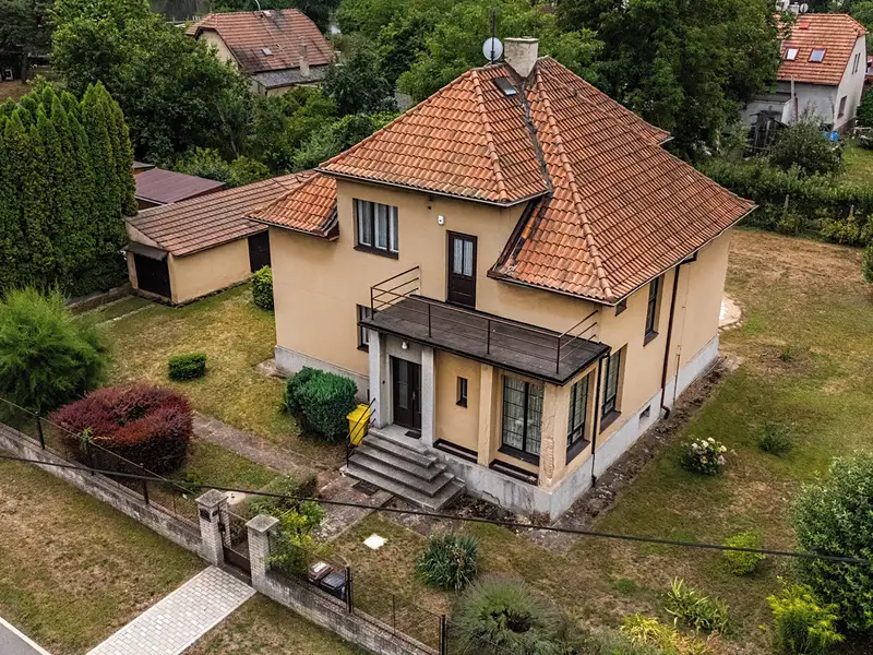 Prodej rodinného domu 215 m², pozemek 1120 m², Nelahozeves – náhled fotky 1