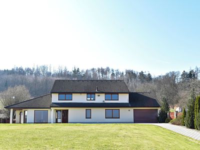 Prodej rodinného domu 310 m², pozemek 2880 m²