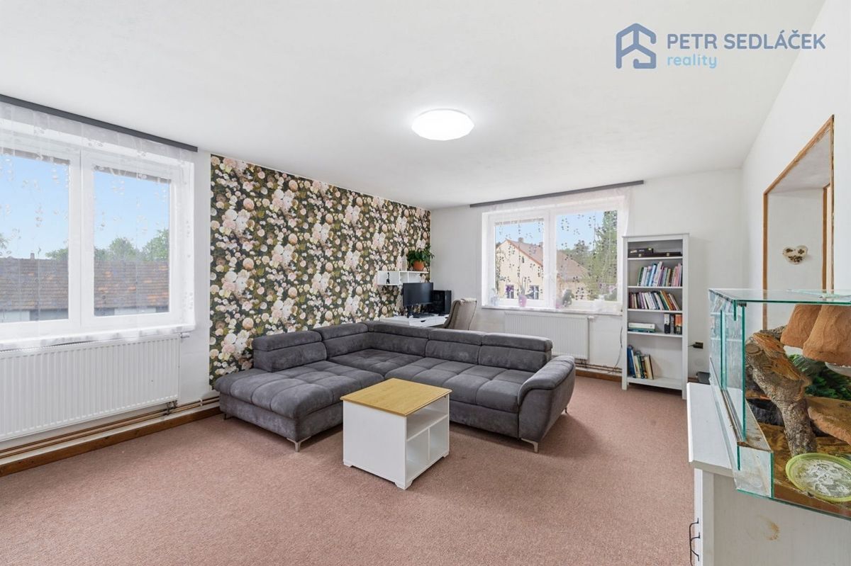 Prodej rodinného domu 122 m², pozemek 1813 m² – fotografie 2