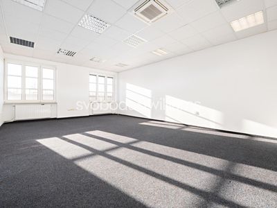 Pronájem kanceláře 221 m²