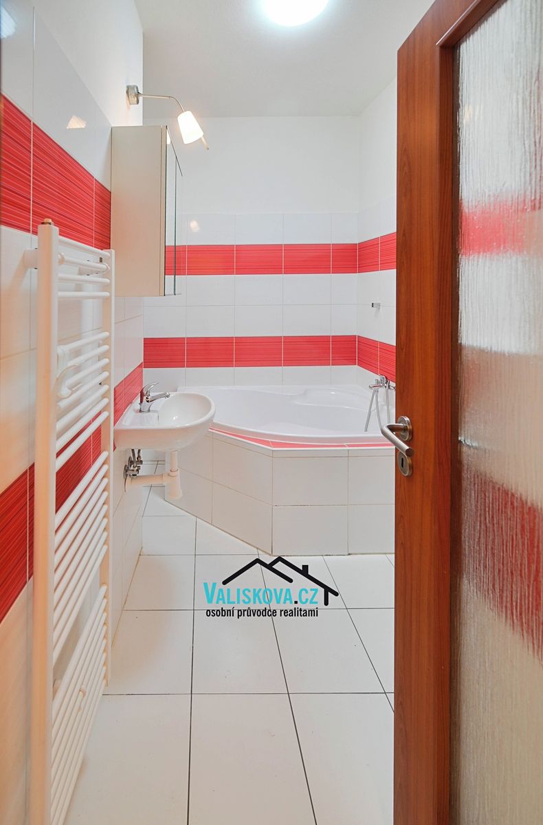 Pronájem bytu 2+kk 60 m² – fotografie 4