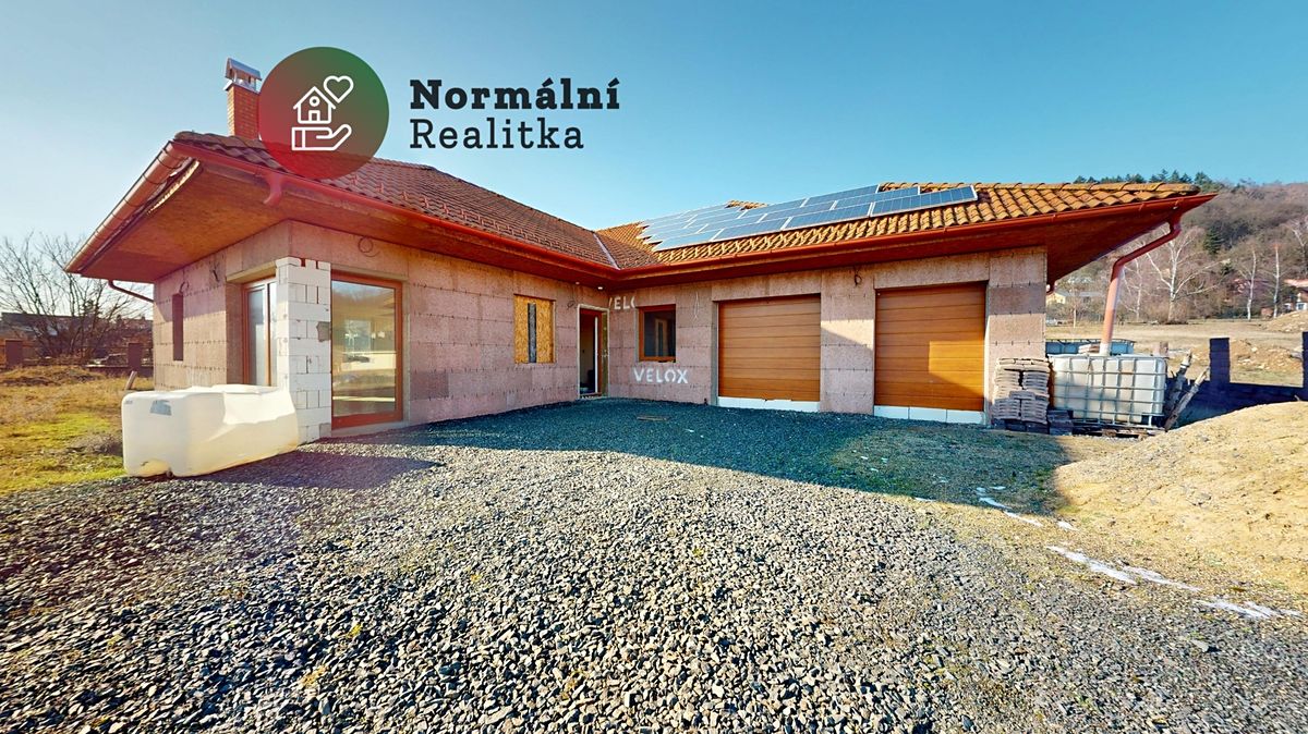 Prodej rodinného domu 200 m², pozemek 4236 m² – fotografie 3