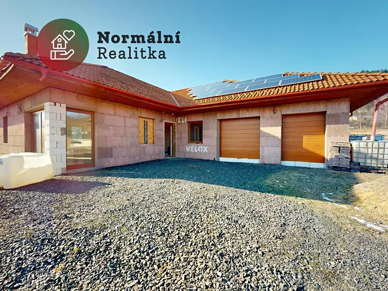 Prodej rodinného domu 200 m², pozemek 4236 m², Krupka – náhled fotky 3