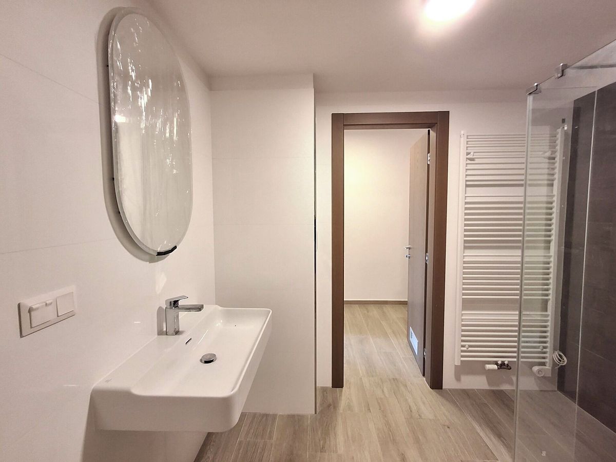 Pronájem bytu 2+kk 57 m² – fotografie 2