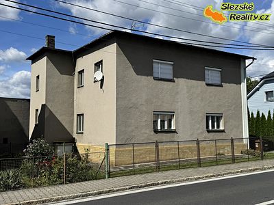 Prodej rodinného domu 310 m², pozemek 1962 m²