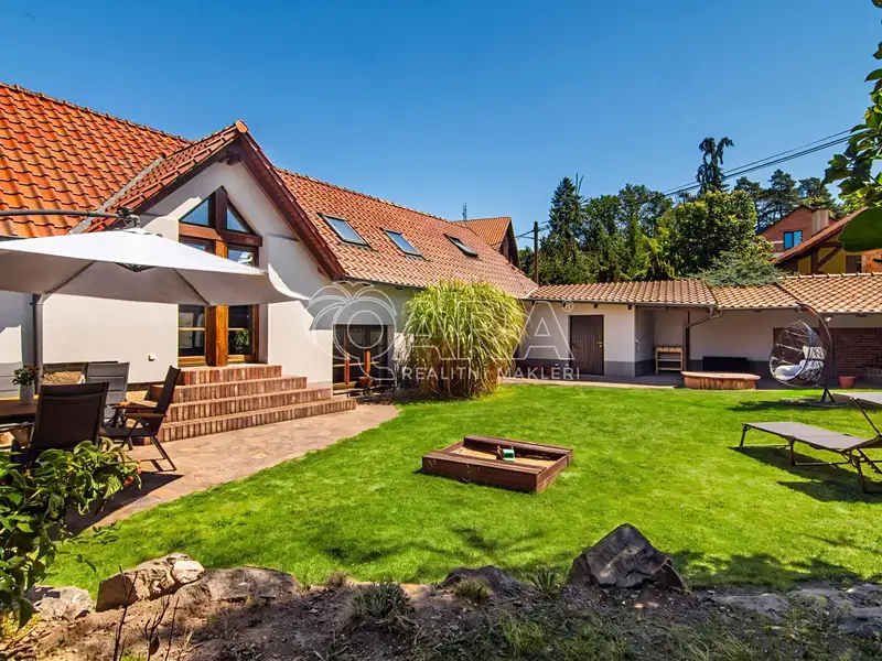 Prodej rodinného domu 280 m², pozemek 577 m², Kosova Hora – náhled fotky 1