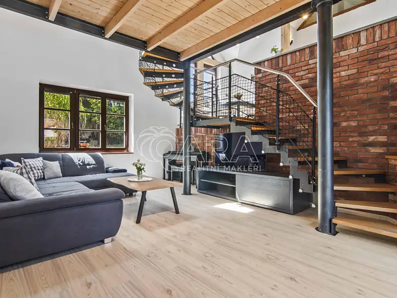 Prodej rodinného domu 280 m², pozemek 577 m², Kosova Hora – náhled fotky 2