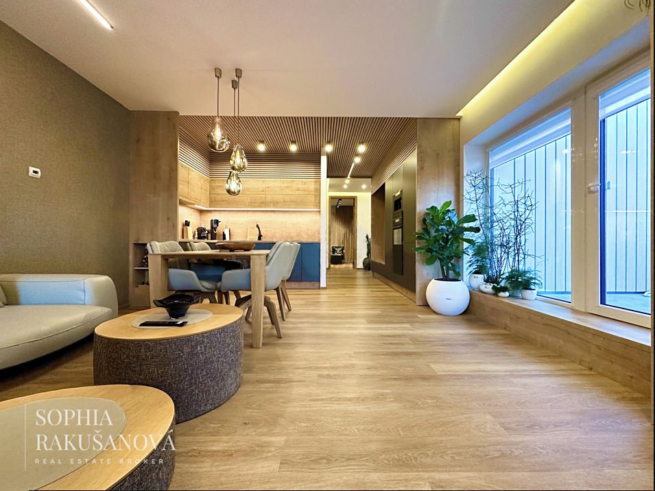 Pronájem bytu 3+kk 104 m²