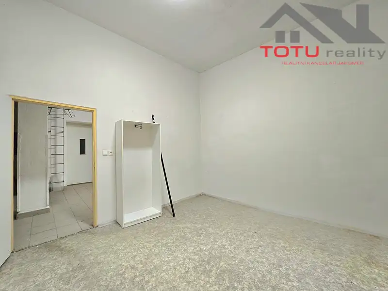 Pronájem kanceláře 400 m², Černožice – náhled fotky 2