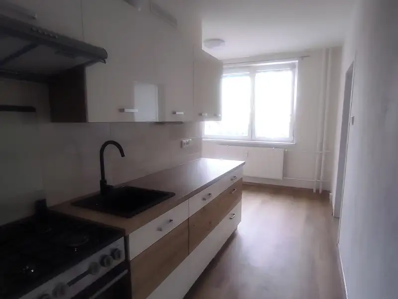 Pronájem bytu 3+1 68 m², Bruntál – náhled fotky 2