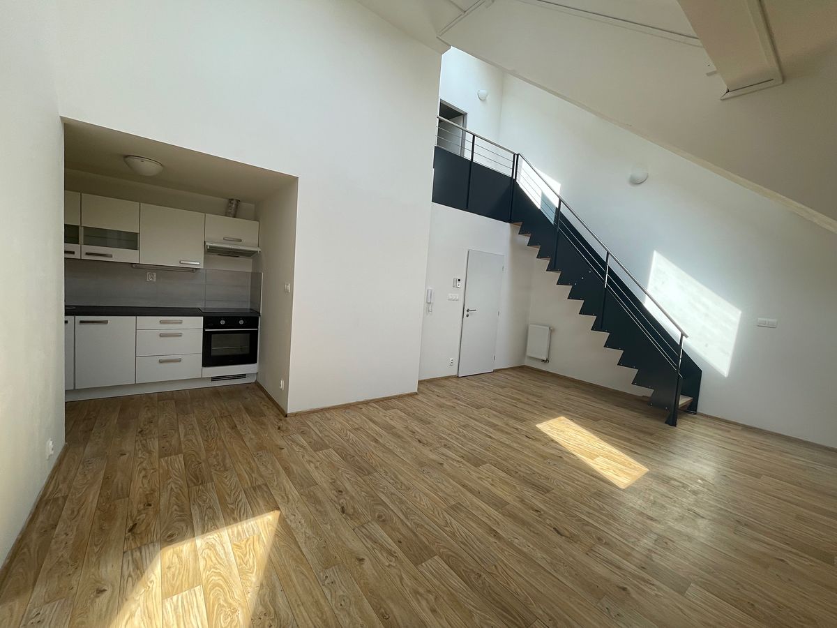 Pronájem bytu 3+kk 90 m² – fotografie 2