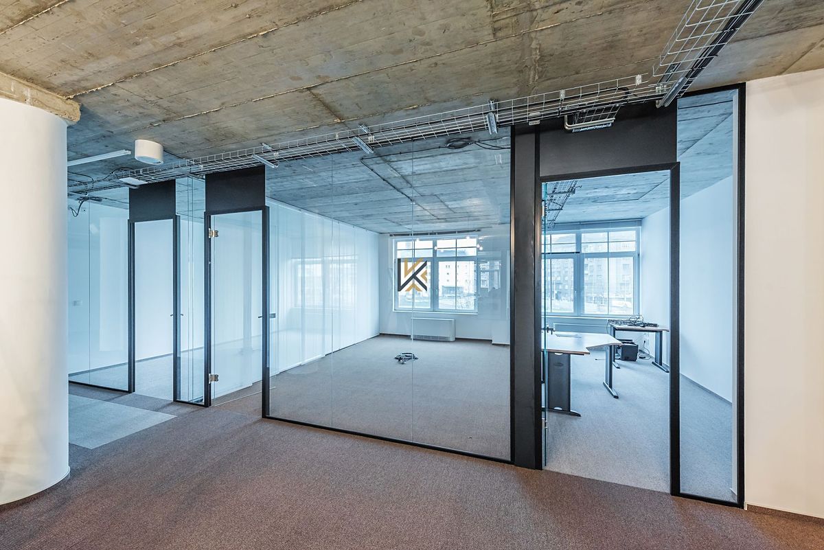 Pronájem kanceláře 565 m² – fotografie 4
