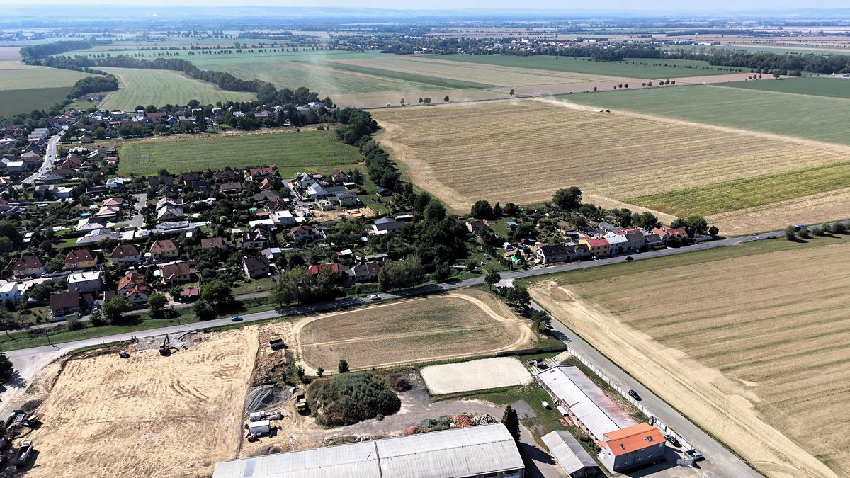 Prodej komerčního pozemku 9000 m² – fotografie 3