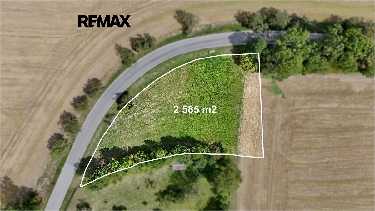 Prodej stavebního pozemku 2585 m² – fotografie 2