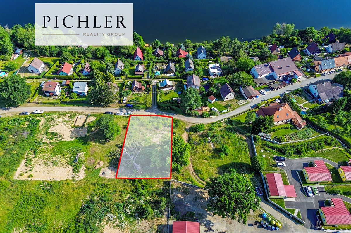 Prodej stavebního pozemku 1003 m², Úlice – fotka 1 z 3