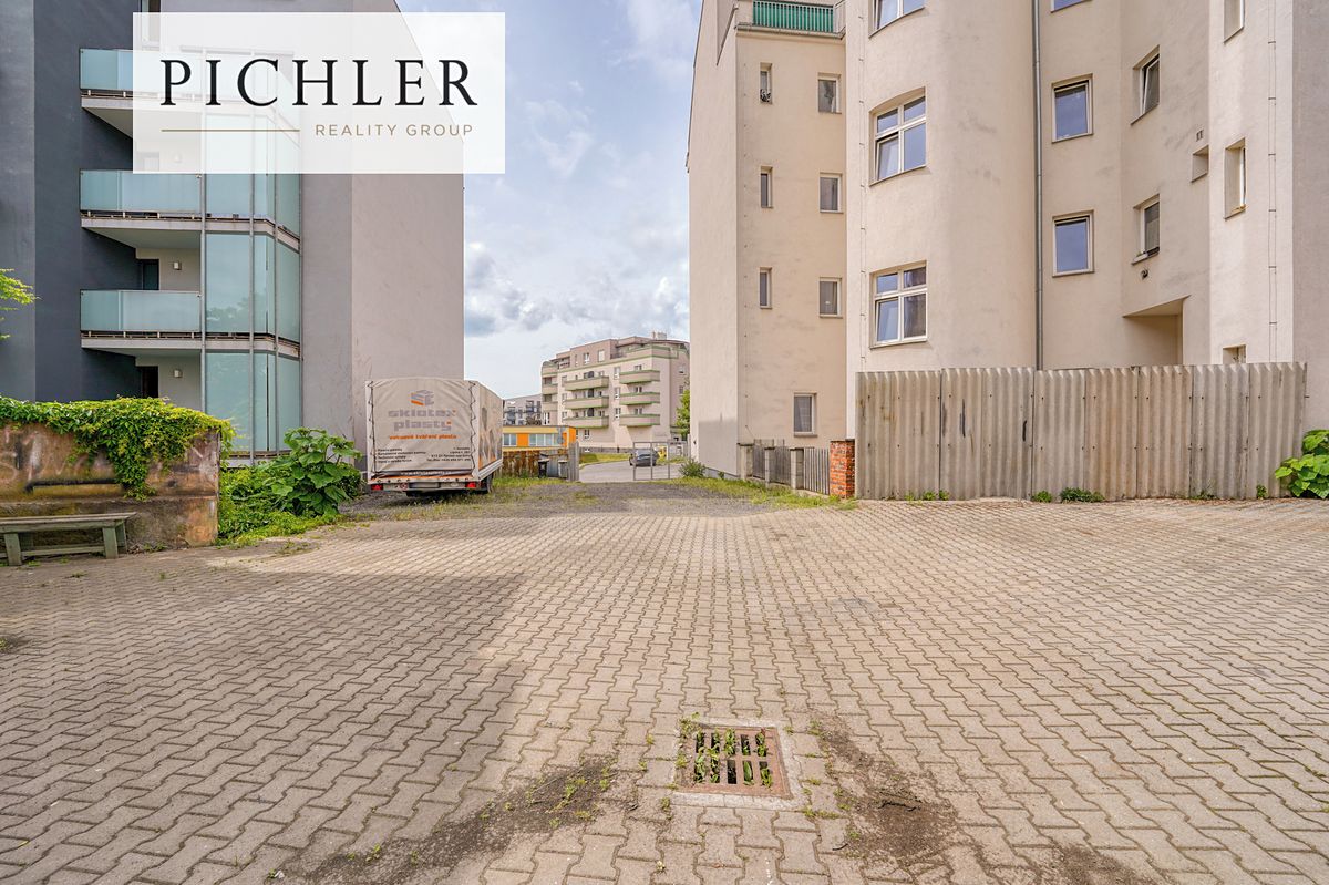 Pronájem komerčního pozemku 841 m² – fotografie 2