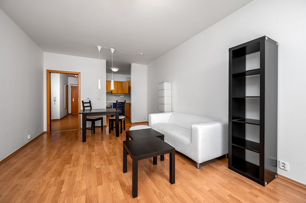 Pronájem bytu 2+kk 67 m² – fotografie 3